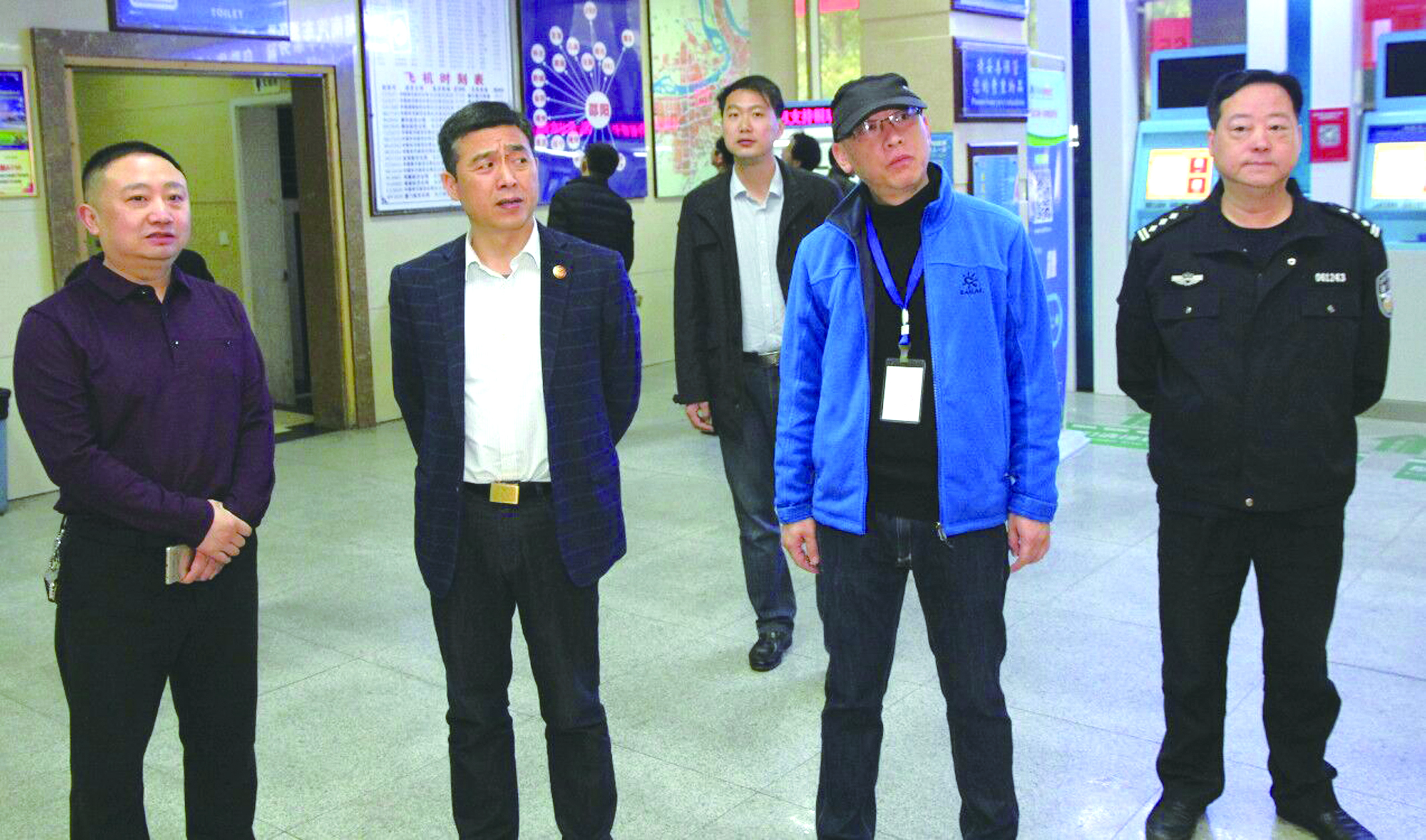 3月16日上午，以省委保衛(wèi)處處長(zhǎng)尹年春為組長(zhǎng)的反恐安全檢查組到市汽車北站開(kāi)展反恐安全檢查